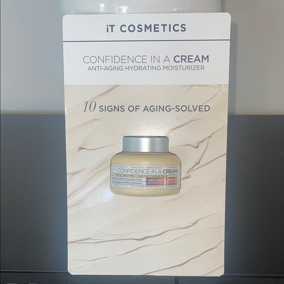 IT Cosmetics Confidence in a Cream - Hydrating Moisturizer